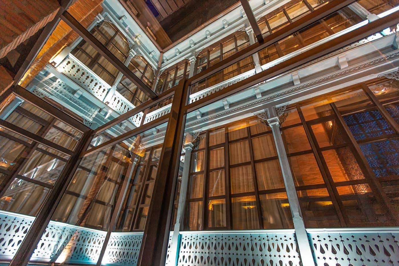 Royal Inn Тбилиси Экстерьер фото